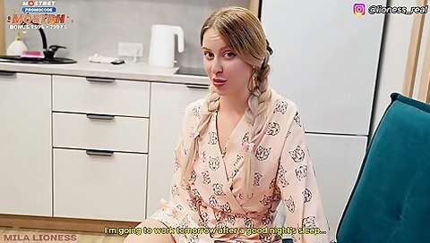 Moya Svodnaya Sestrenka Prosit Trahnut Ee Pered Snom, Poka Ee Muzh Na Rabote