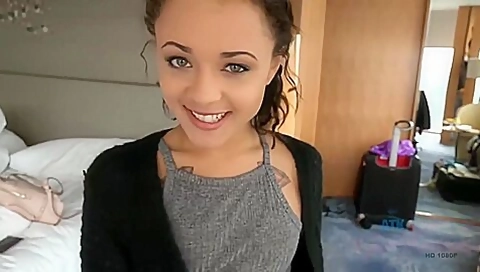 You Make Her Toes Curl Every Time - Holly Hendrix