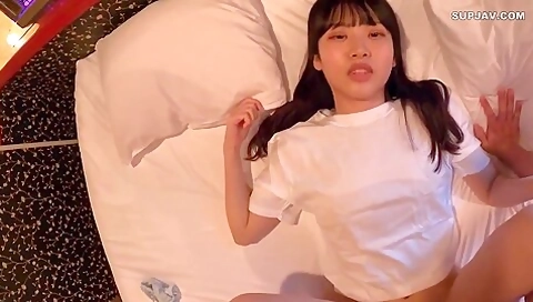 B ＼(◎o◎)／ Jav